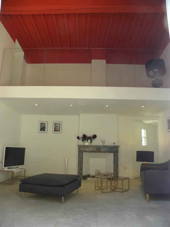 Apartamento La Terrasse du Marché aux Fleurs Montpellier Exterior foto