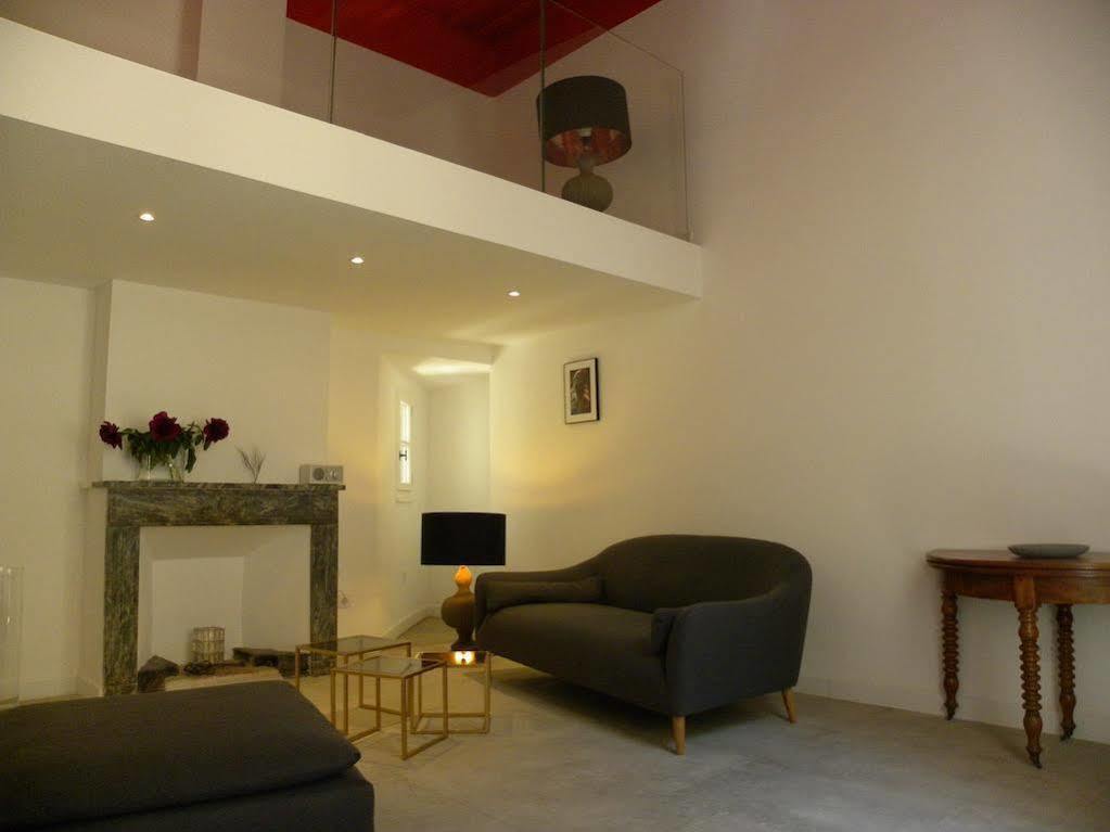 Apartamento La Terrasse du Marché aux Fleurs Montpellier Exterior foto